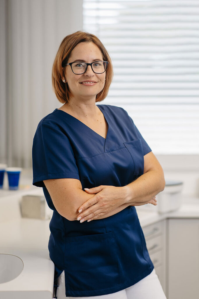 Iris Bauer • Zahnärztliche Assistentin und Prophylaxeassistentin